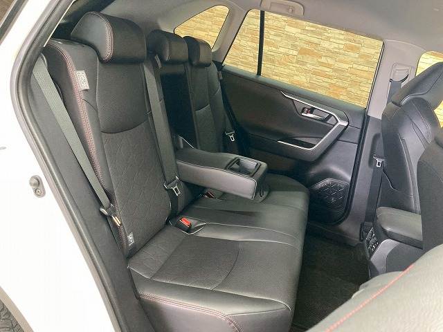 RAV4Adventure “OFFROAD package” 内装他