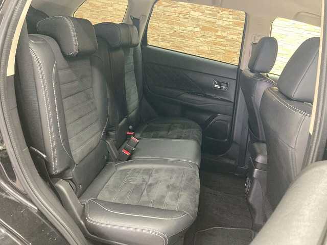 アウトランダーPHEVG Navi Package 内装他