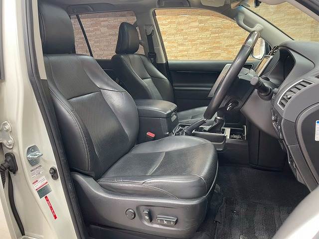 トヨタ&nbsp;ランドクルーザープラドの画像5