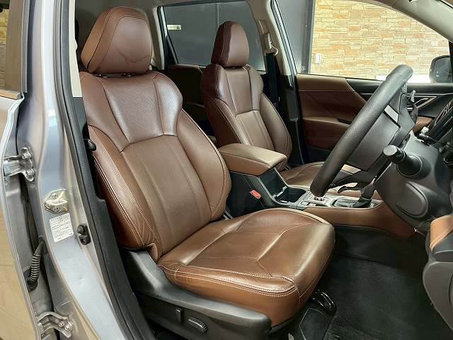 フォレスターハイブリッド Advance 内装他