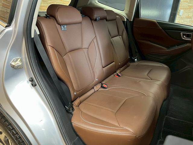 フォレスターハイブリッド Advance 内装他