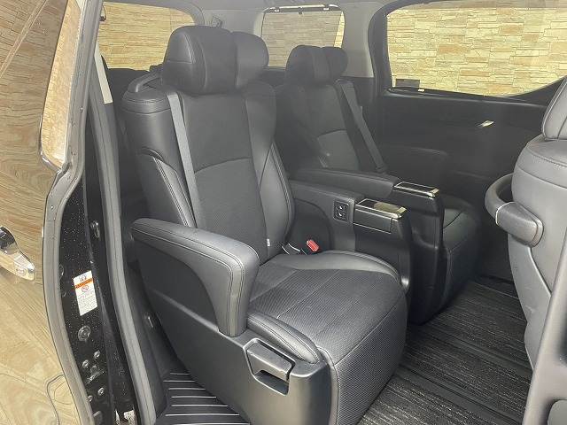 トヨタ&nbsp;ヴェルファイアの画像6