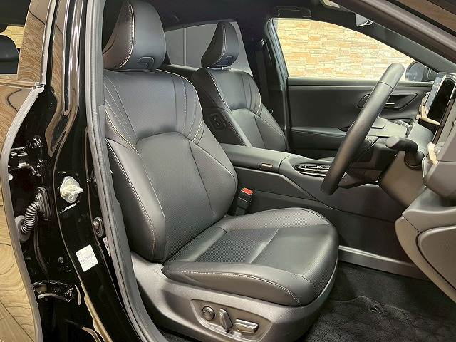 クラウンスポーツSPORT Z (HEV) 内装他