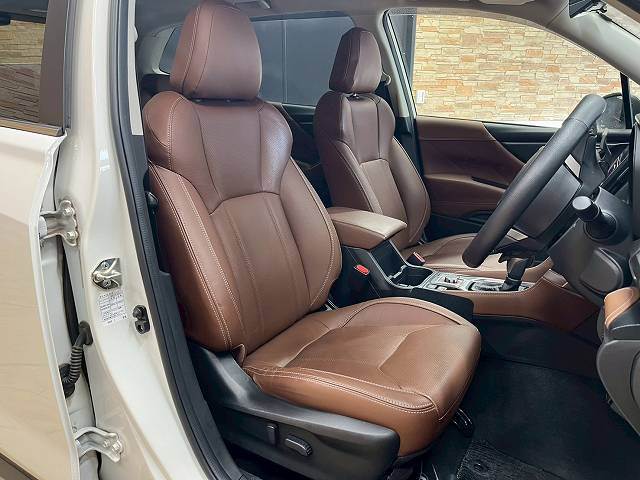 フォレスター□ハイブリッド Advance 内装他