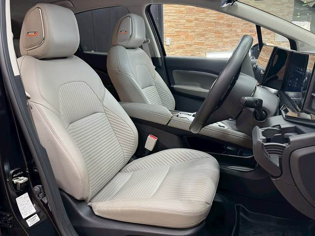 ノートオーラG leather edition 内装他