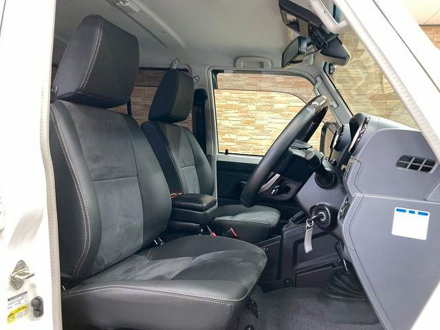 ランドクルーザー70系AX 内装他