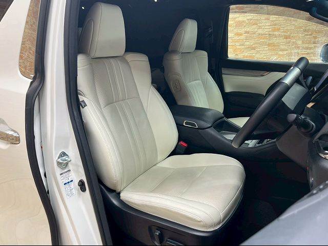 トヨタ&nbsp;アルファードハイブリッドの画像5