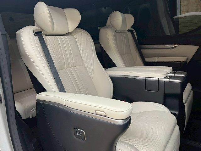 トヨタ&nbsp;アルファードハイブリッドの画像6