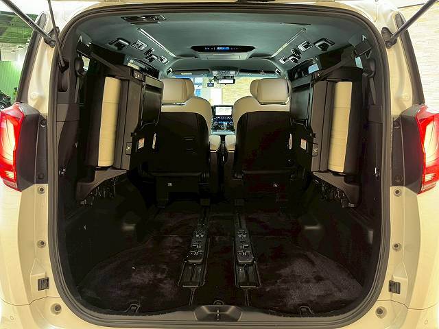 トヨタ&nbsp;アルファードハイブリッドの画像13