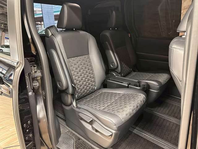 トヨタ&nbsp;ヴォクシーハイブリッドの画像6