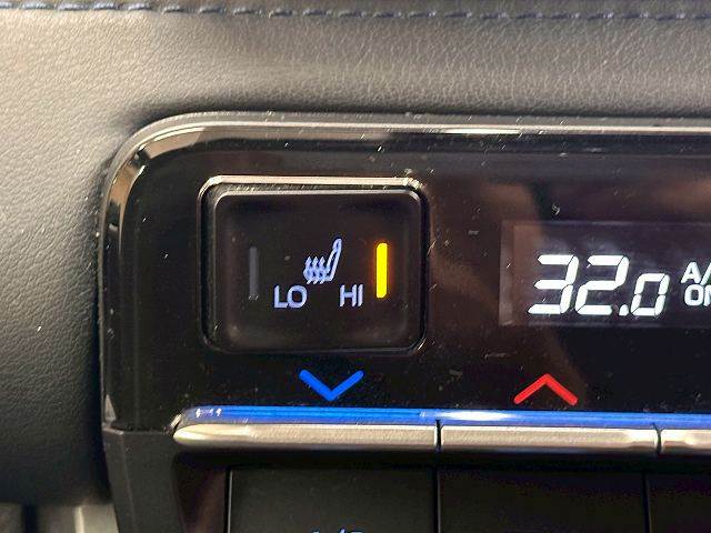 トヨタ&nbsp;ヴォクシーハイブリッドの画像9