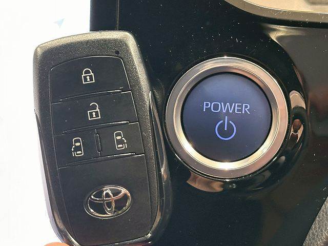 トヨタ&nbsp;ヴォクシーハイブリッドの画像11