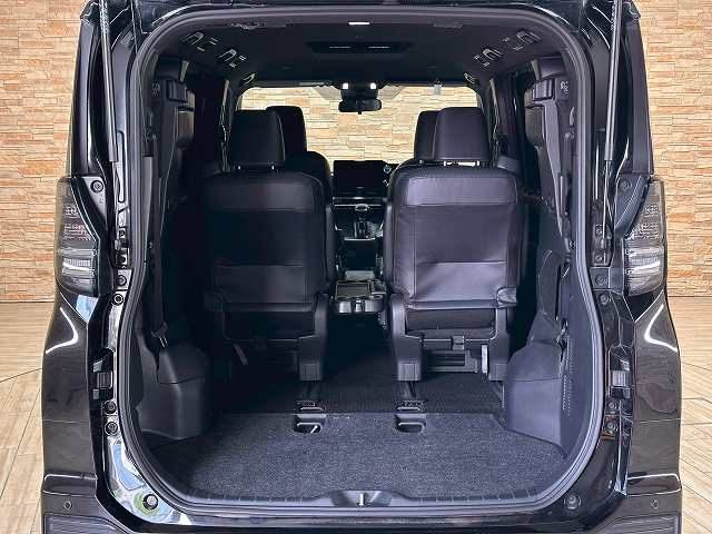 トヨタ&nbsp;ヴォクシーハイブリッドの画像13