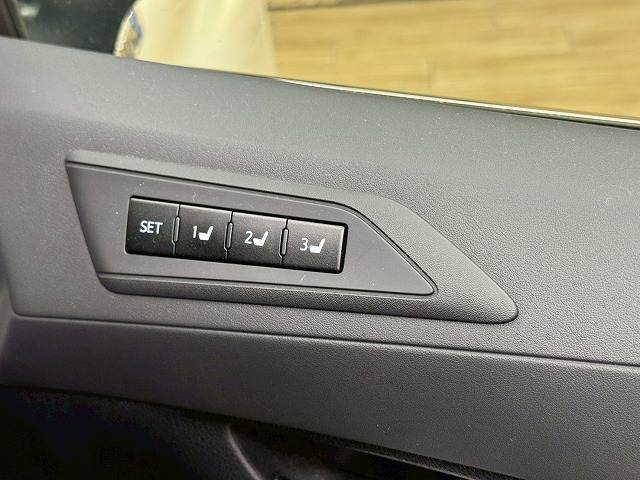 トヨタ&nbsp;アルファードハイブリッドの画像10