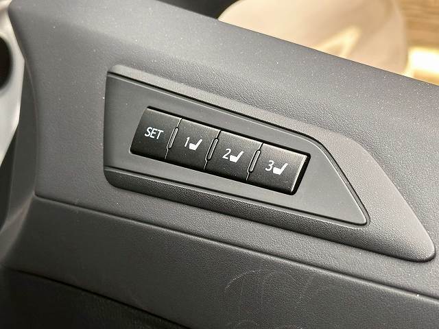 トヨタ&nbsp;アルファードハイブリッドの画像11