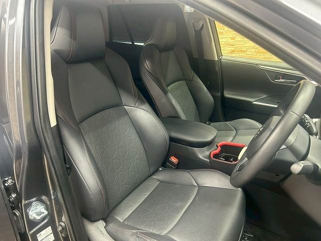 RAV4Adventure “OFFROAD packageII” 内装他