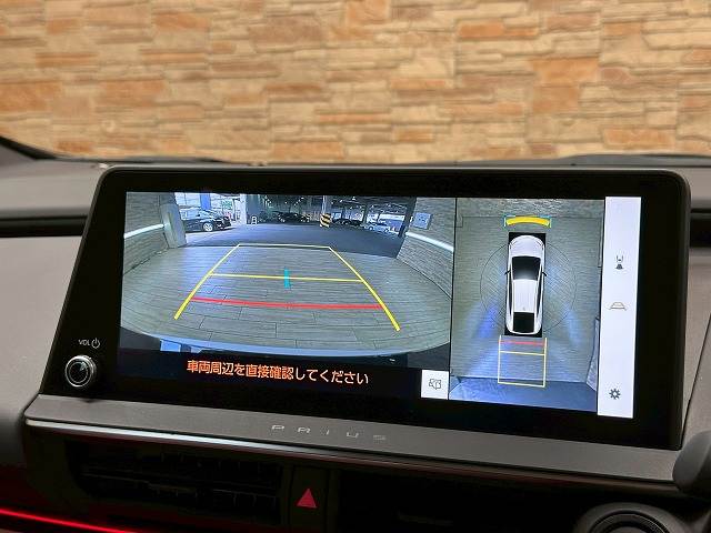 プリウスZ AC100V 4WD 全周囲カメラ カープレイ レーダークルーズコントロールシステム 電動リアゲート ワイパーデアイサー ステアリングヒーター シートヒーター ワイヤレス充電 デジタルインナーミラー 内装他