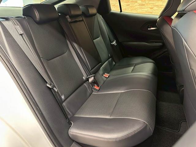 プリウスZ AC100V 4WD 全周囲カメラ カープレイ レーダークルーズコントロールシステム 電動リアゲート ワイパーデアイサー ステアリングヒーター シートヒーター ワイヤレス充電 デジタルインナーミラー 内装他