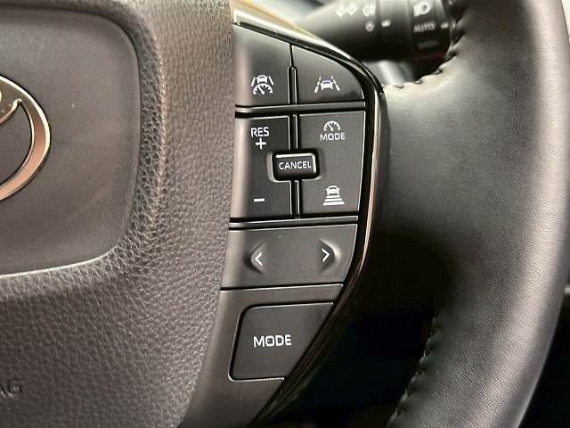 プリウスZ AC100V 4WD 全周囲カメラ カープレイ レーダークルーズコントロールシステム 電動リアゲート ワイパーデアイサー ステアリングヒーター シートヒーター ワイヤレス充電 デジタルインナーミラー 内装他