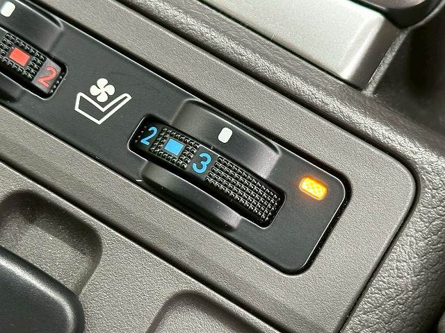 トヨタ ランドクルーザープラドの画像10