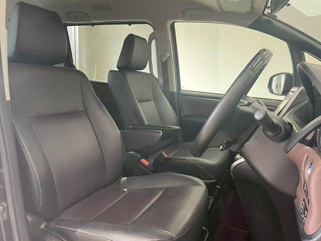 トヨタ エスクァイアハイブリッドの画像10