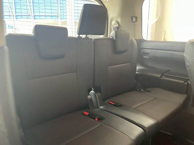 トヨタ エスクァイアハイブリッドの画像12