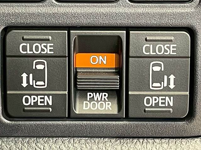 エスクァイアGi “Black-Tailored” 内装他