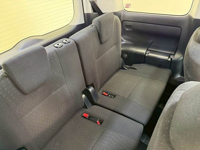 トヨタ ノアハイブリッドの画像12