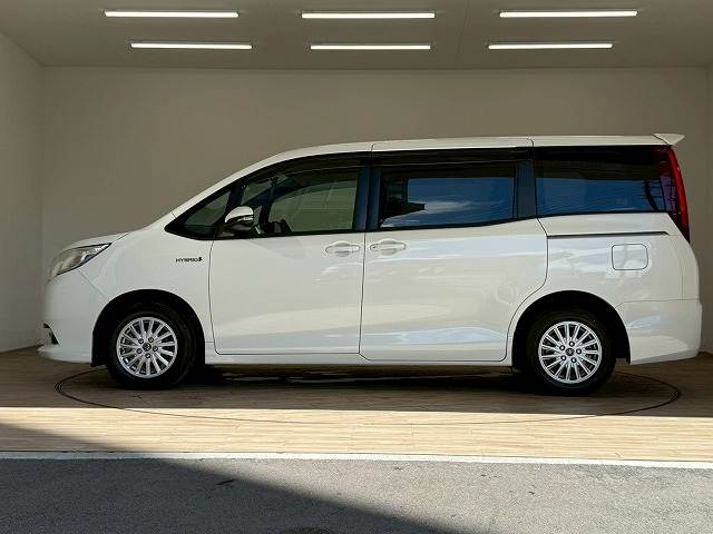 トヨタ ノアハイブリッドの画像15