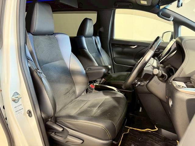 トヨタ ヴェルファイアの画像10