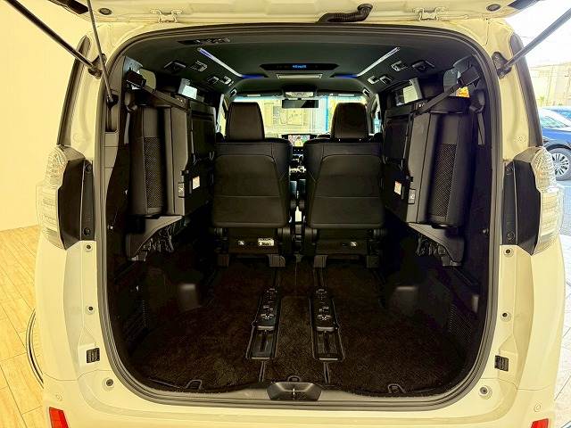 トヨタ ヴェルファイアの画像13