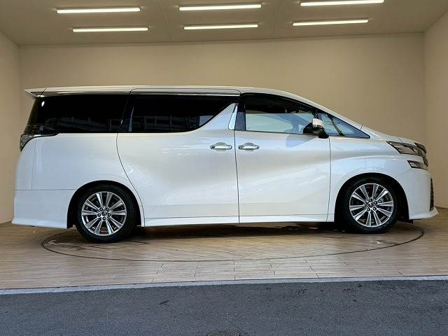 トヨタ ヴェルファイアの画像16