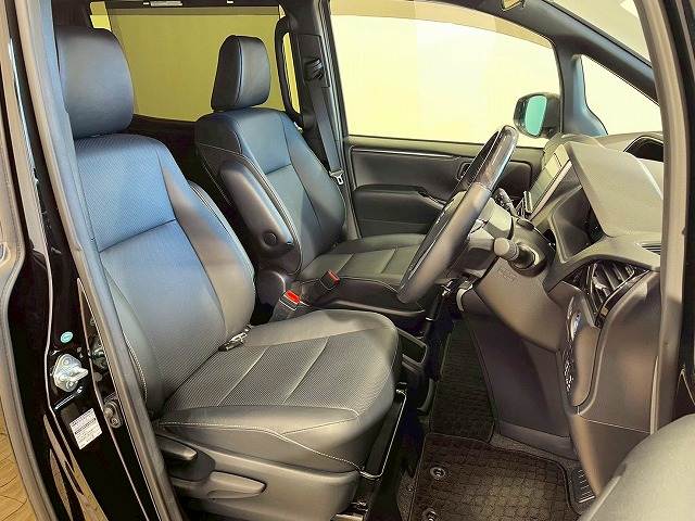 トヨタ エスクァイアハイブリッドの画像10