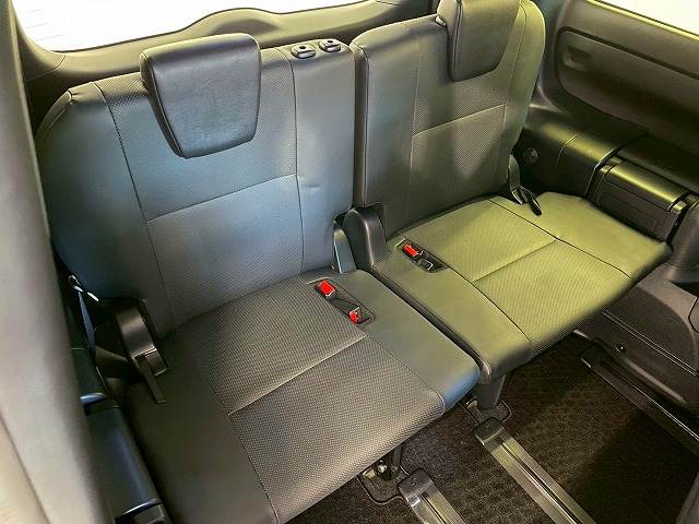 トヨタ エスクァイアハイブリッドの画像12