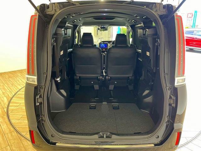 トヨタ エスクァイアハイブリッドの画像13