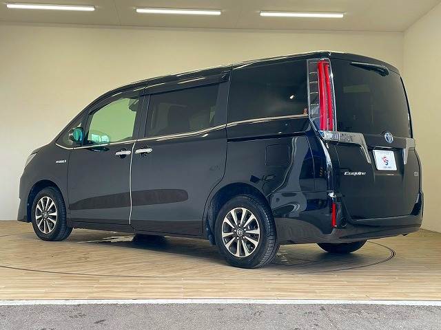 トヨタ エスクァイアハイブリッドの画像16