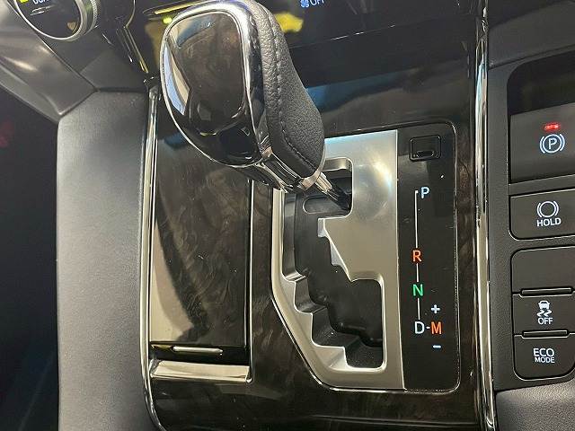 トヨタ アルファードの画像8