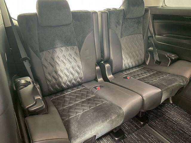 トヨタ アルファードの画像12