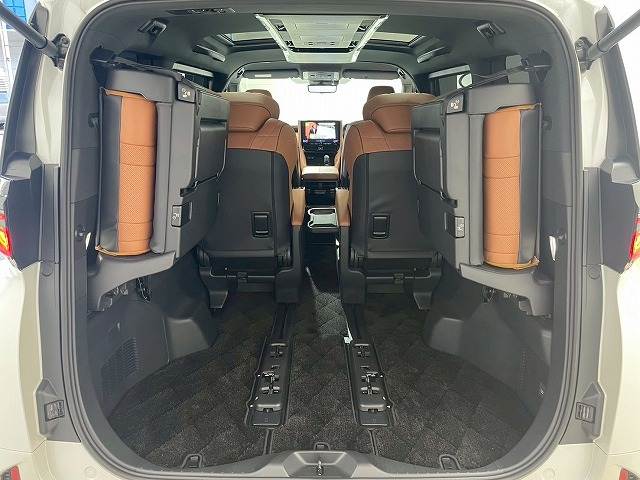 トヨタ ヴェルファイアハイブリッドの画像13