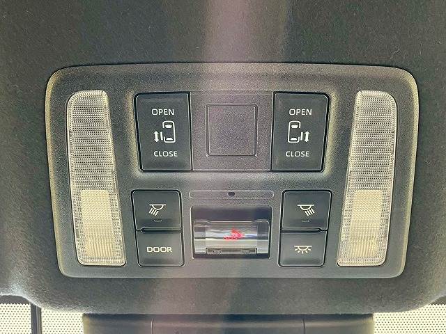 トヨタ ヴォクシーハイブリッドの画像7