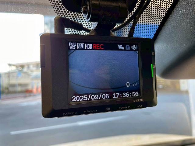 トヨタ ヴォクシーハイブリッドの画像8