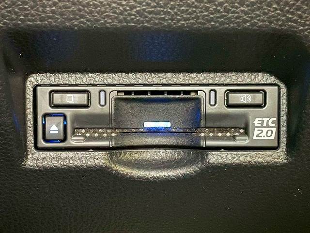 トヨタ ヴォクシーハイブリッドの画像9