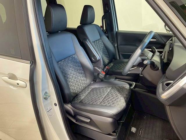 トヨタ ヴォクシーハイブリッドの画像10