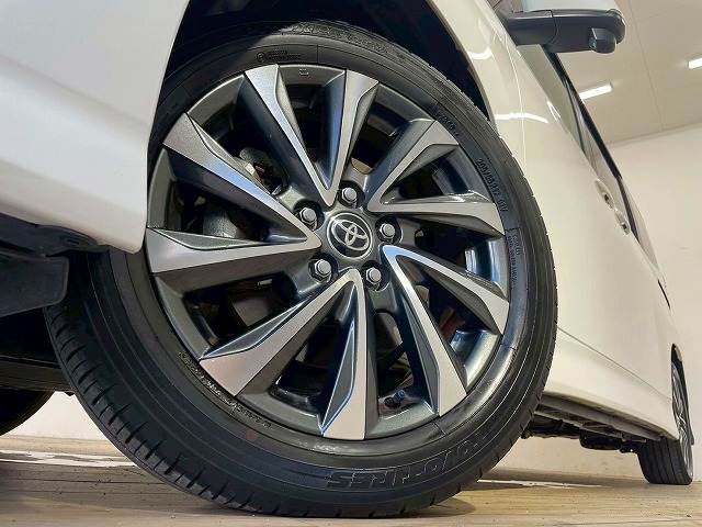 トヨタ ヴォクシーハイブリッドの画像20