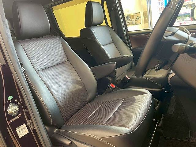 トヨタ エスクァイアハイブリッドの画像10