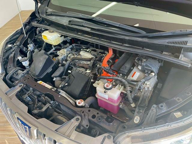 トヨタ エスクァイアハイブリッドの画像20