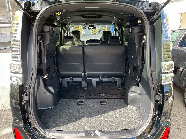 トヨタ ヴォクシーの画像13