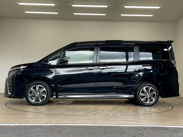 トヨタ ヴォクシーの画像17