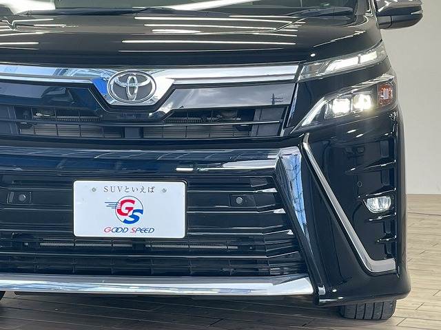 トヨタ ヴォクシーの画像18