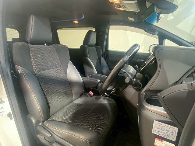 トヨタ アルファードの画像11